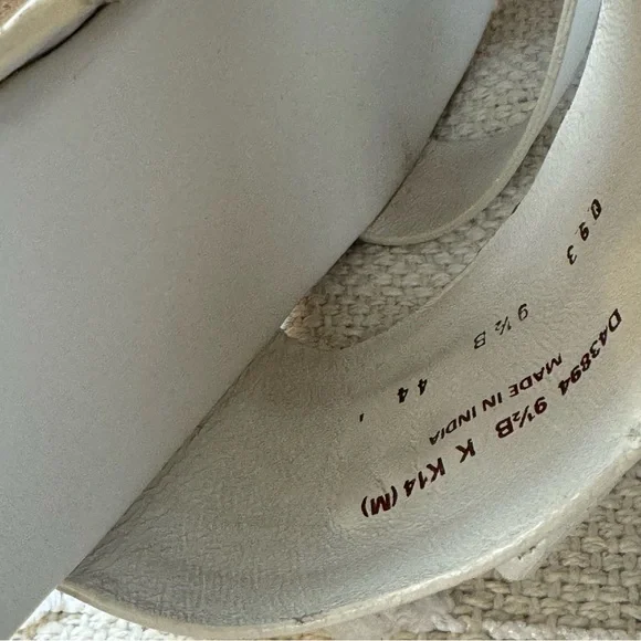 Cole Hann Amavia Double-Band Optic White Embossed Leather Sandals size 9.5 - Picture 3 of 11